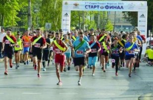 ../Hristiyan-Stoyanov,-s-cherveniya-ekip,-v-maratonsko-byagane