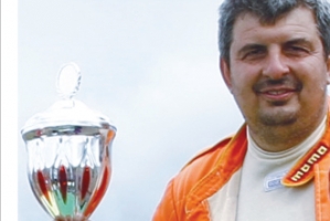 <p>Стойно Георгиев отново е шампион на Румъния! Габровският пилот, който