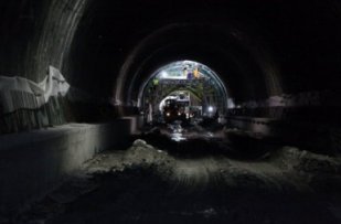 ../Tunel-t-pod-Bakoiskiya-bair-e-generalna-repetitsiya-za-tozi-pod-SHipka