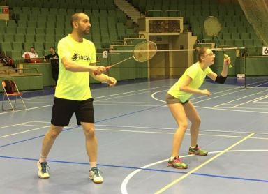„Badminton“-sche-se-predstavi-s-13-s-stezateli