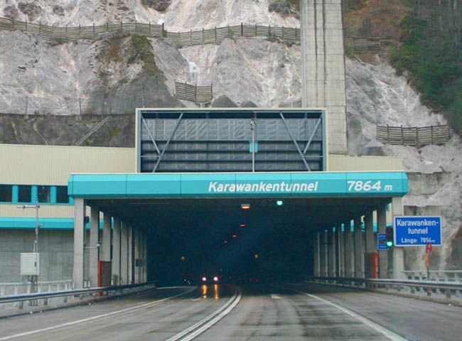 Dvulentov-tunel-sv-rzva-ot-desetiletiya-avstriya-i-Sloveniya---v-preki-magistralite-ot-dvete-strani