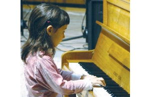 Шестгодишната Омая Матеева от Габрово спечели първа награда в Международния