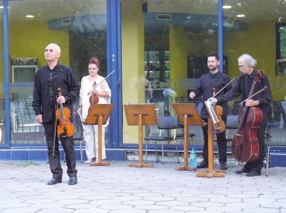 Kvartet-t,-nachelo-s-Ivan-Stoyanov