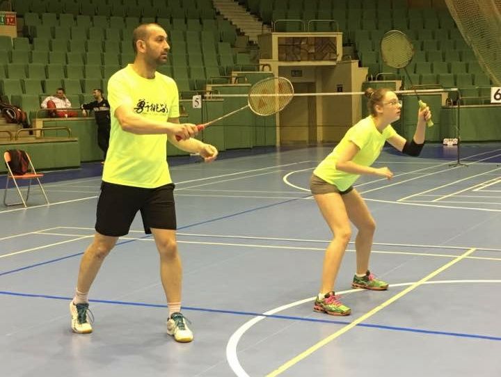 „Badminton“-sche-se-predstavi-s-13-s-stezateli