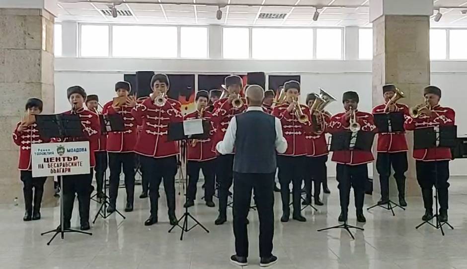 Orkest-r-„V-zrazhdane“-e-edin-ot-nai-starite-v-Moldova